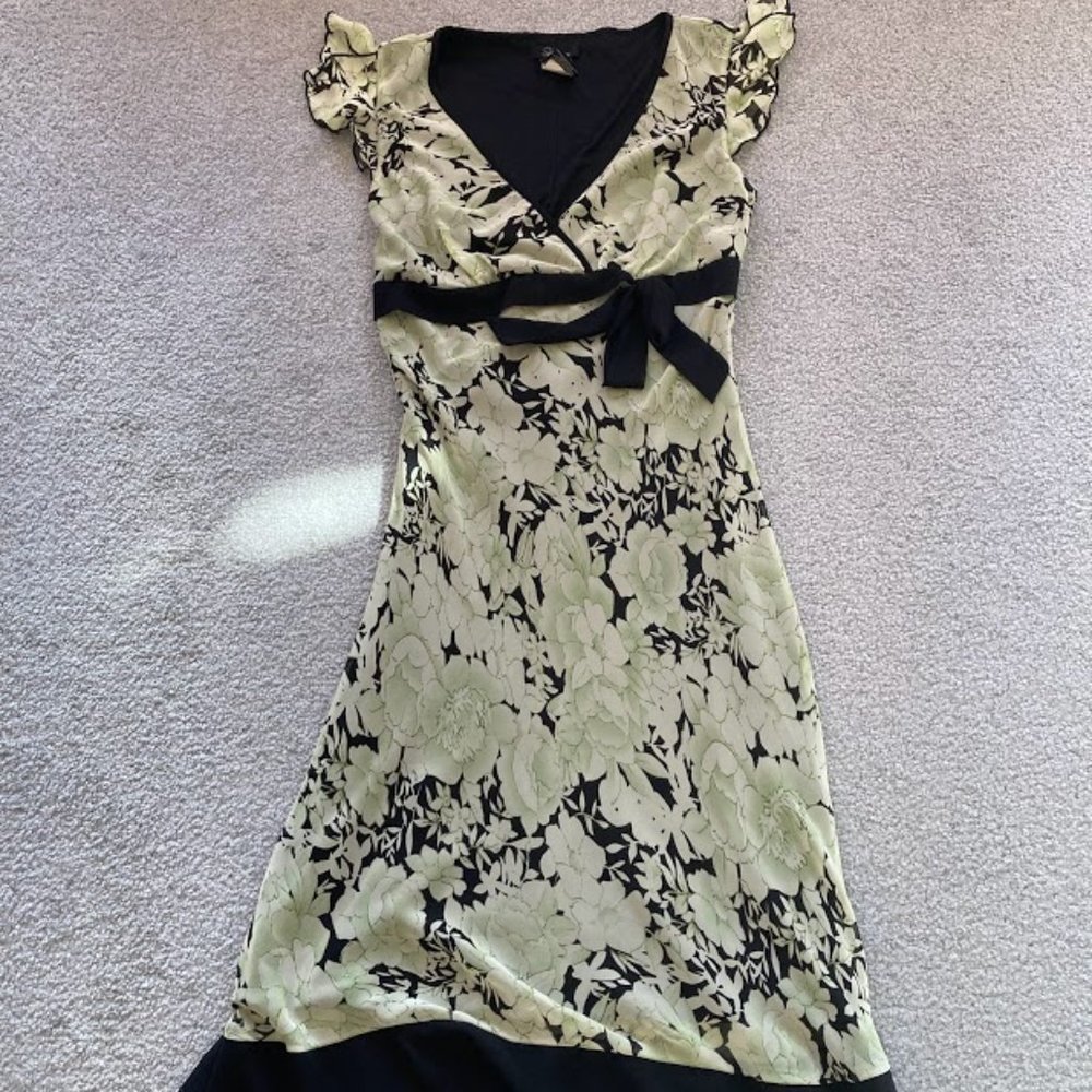 Black & light green flowy dress